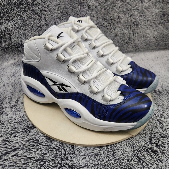 Reebok Panini Question Mid Prizm White Blue Basketball HQ1097 Men’s Size 9 - Picture 1 of 9